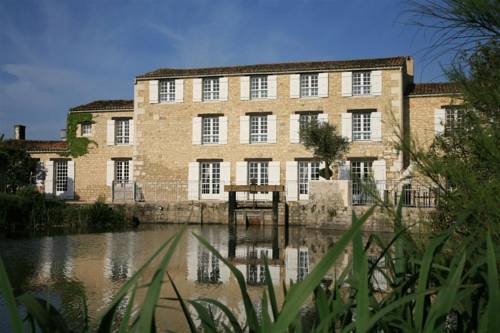 Logis Hotel Le Moulin De Chalons Le Gua  Экстерьер фото