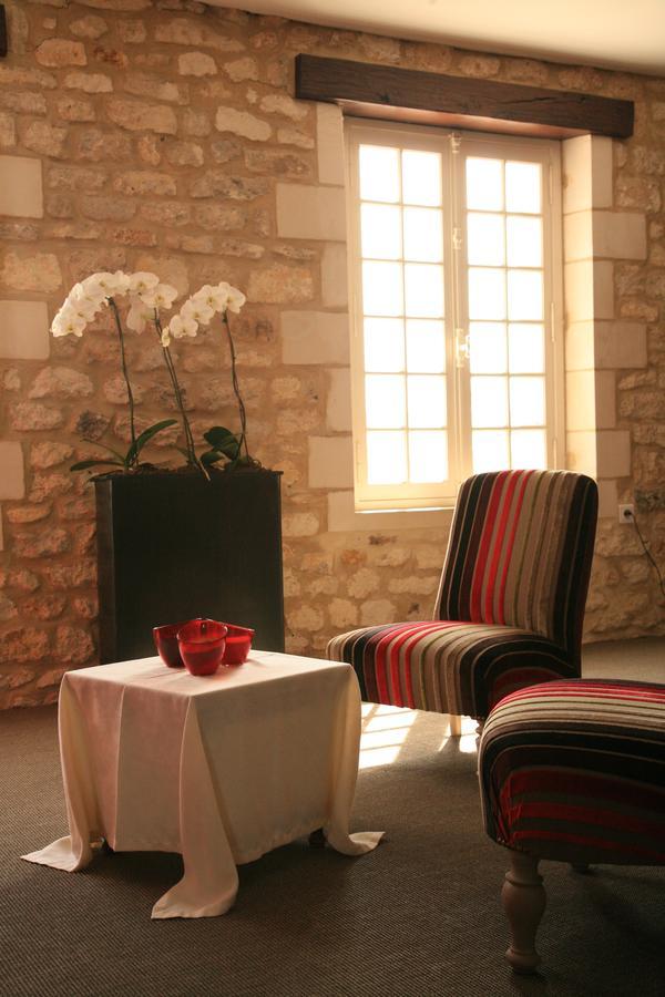 Logis Hotel Le Moulin De Chalons Le Gua  Экстерьер фото